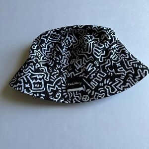 NWT Keith Haring Reversible Graphics Heart Bucket Hat